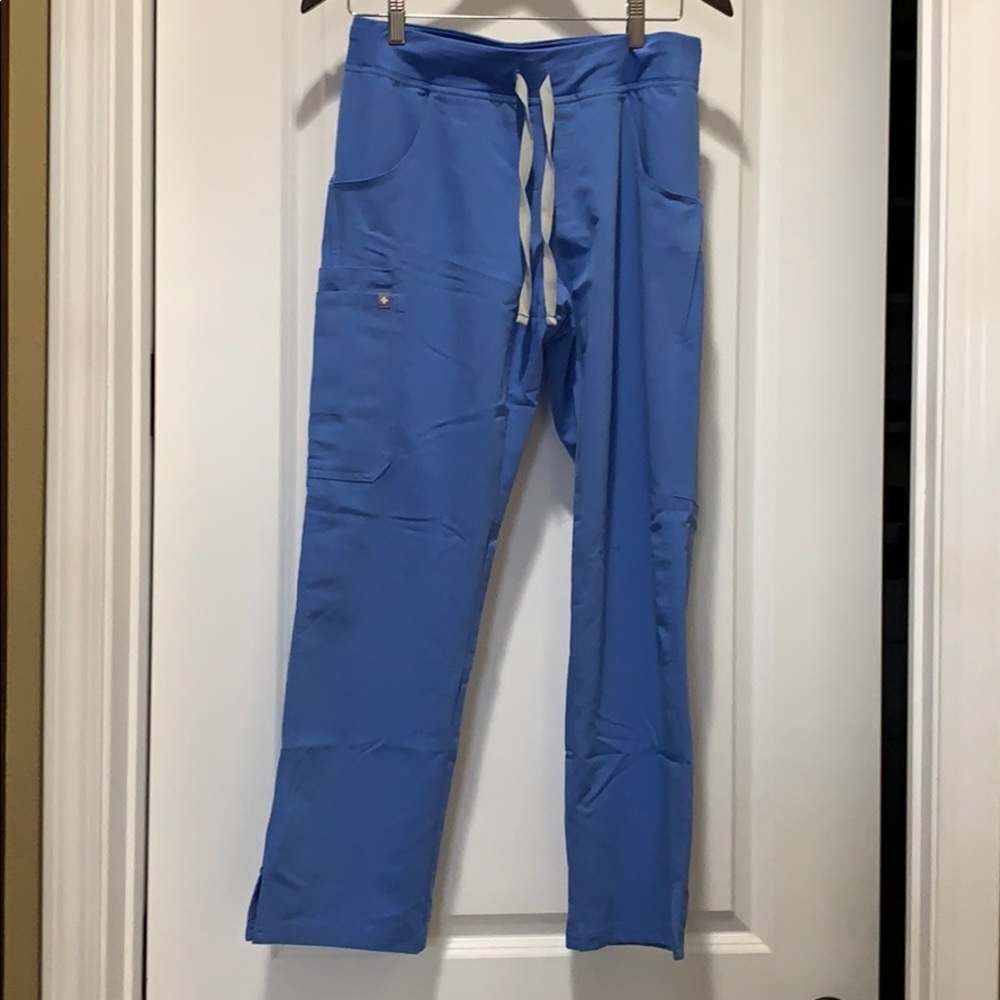Figs Kade petite cargo scrub pants, ciel blue